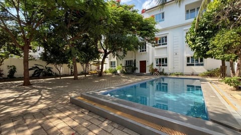Swimming pool