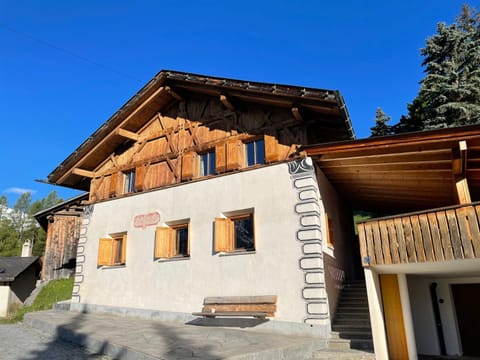 Property building, Day