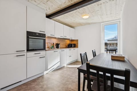 Kitchen or kitchenette, Dining area, dishwasher, oven