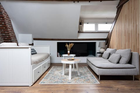 TV and multimedia, Seating area