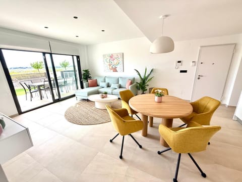 View (from property/room), Balcony/Terrace, Living room, Seating area, Dining area