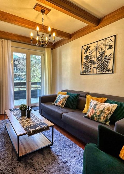 Living room, Photo of the whole room