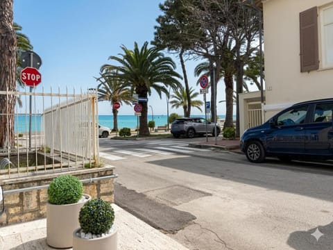 Day, Neighbourhood, Sea view
