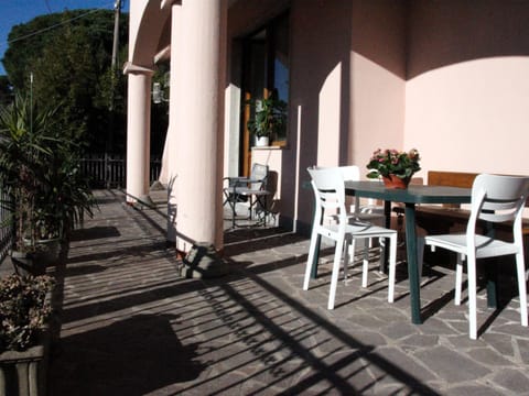 Balcony/Terrace, Evening entertainment