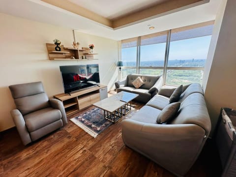 TV and multimedia, Living room, Evening entertainment