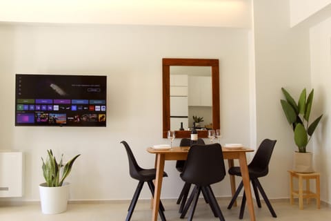 TV and multimedia, Dining area
