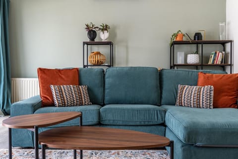Library, Living room, Seating area