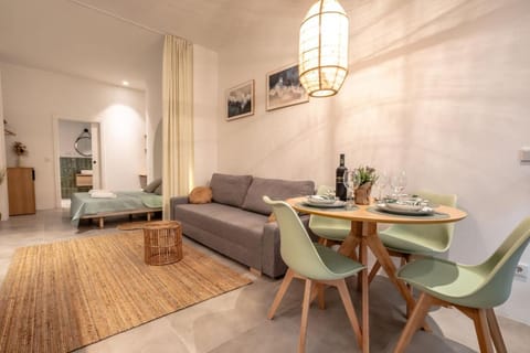 Living room, Seating area, Dining area