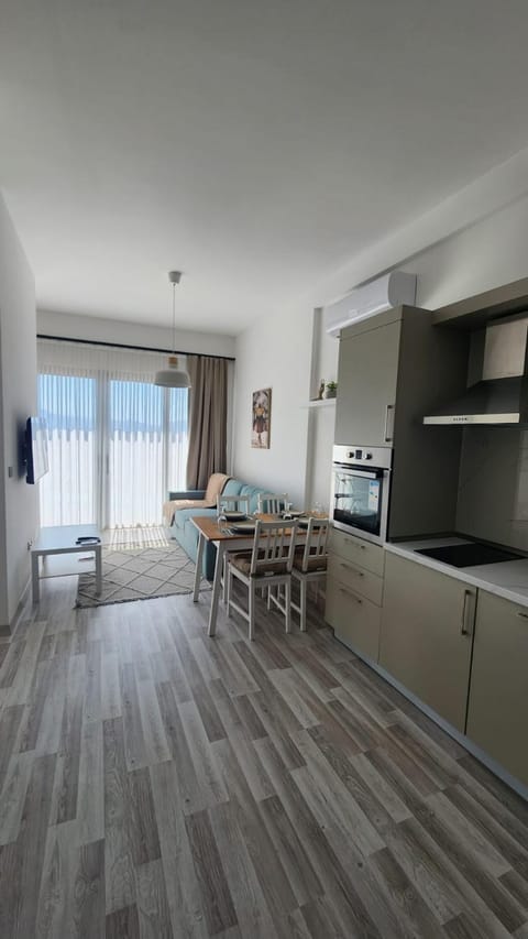 Seating area, kitchen