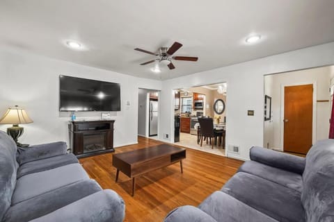 TV and multimedia, Living room, Seating area