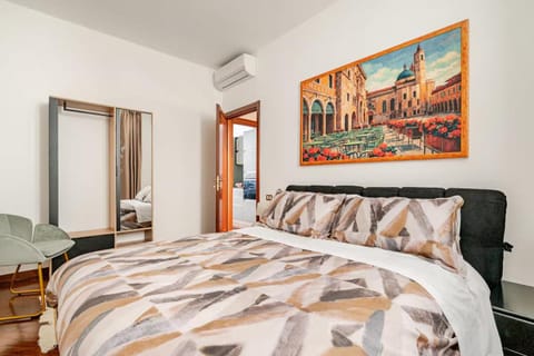 Bedroom, wardrobe, air conditioner