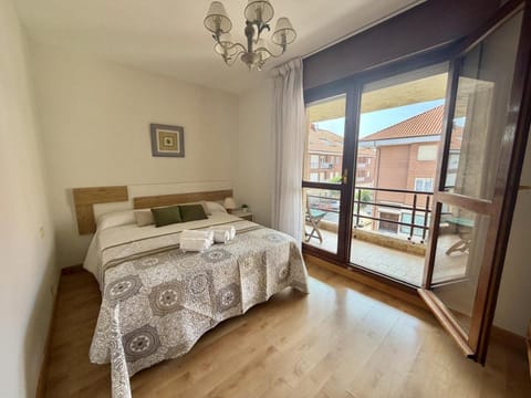 Bed, Balcony/Terrace, Photo of the whole room, Bedroom