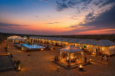 Property building, Natural landscape, Pool view, Swimming pool, Sunrise, Sunset, sunbed