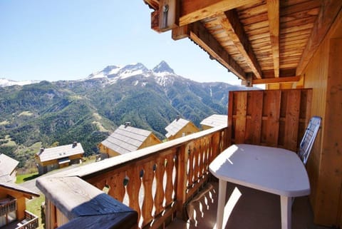 Patio, Natural landscape, View (from property/room), Balcony/Terrace, Living room, Dining area, Mountain view