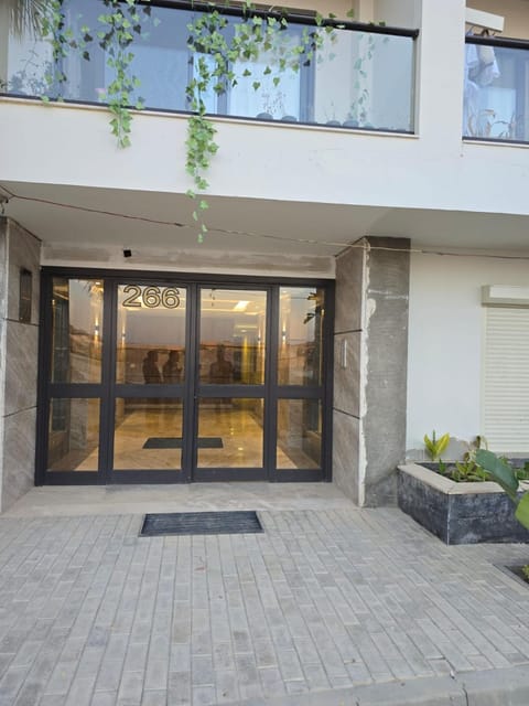 Property building, Facade/entrance