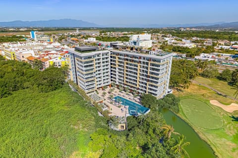 Property building, Day, Natural landscape, Bird's eye view, City view, Mountain view, Pool view, Swimming pool, Swimming pool