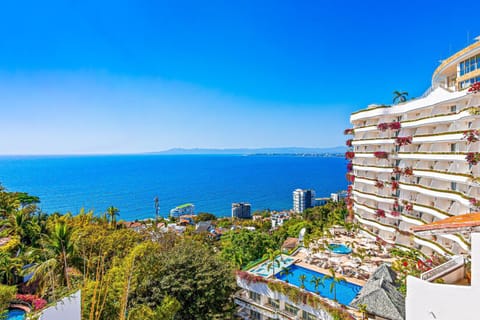 Property building, Day, Pool view, Sea view, Swimming pool, Swimming pool