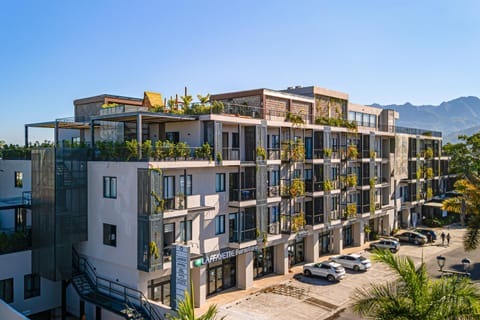 Property building, Day, City view, Mountain view, Location, Parking