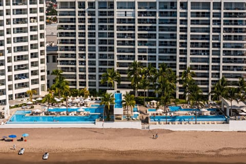 Property building, Day, Beach, Swimming pool, sunbed