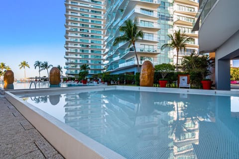 Property building, Day, Swimming pool
