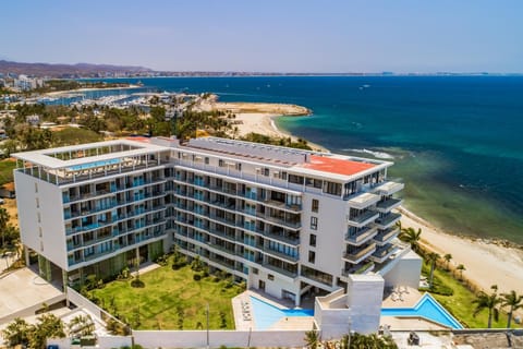 Property building, Day, Natural landscape, Bird's eye view, Beach, Pool view, Sea view, Swimming pool, sunbed
