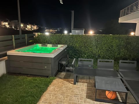 Night, Hot Tub, Swimming pool