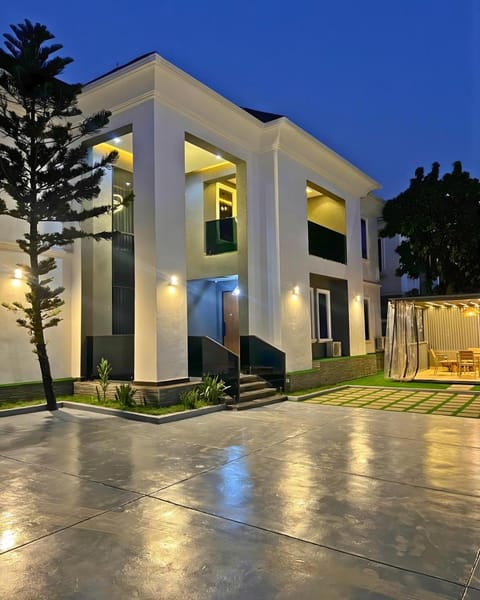Property building, Night