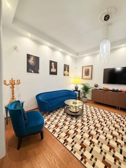 Communal lounge/ TV room, TV and multimedia, Living room, Seating area