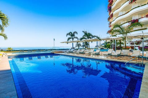 Property building, Day, Pool view, Sea view, Swimming pool, Swimming pool, sunbed