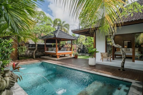 Property building, Patio, Day, Natural landscape, Garden, Garden view, Pool view, Swimming pool, sunbed
