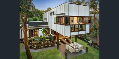 Property building, Day, Garden, Seating area, Garden view