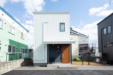 Property building, Day