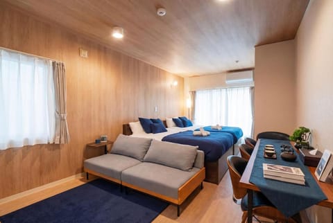 Bed, Photo of the whole room, Seating area