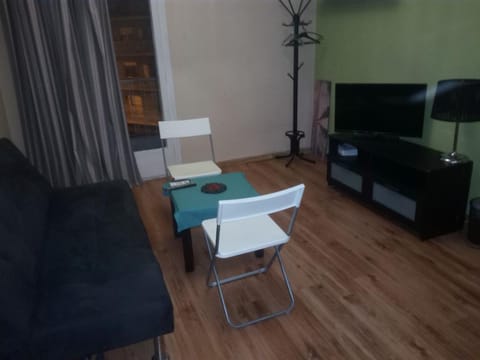 Communal lounge/ TV room, Day, TV and multimedia, Living room, Decorative detail