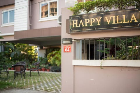 Property building, Property logo or sign, Street view