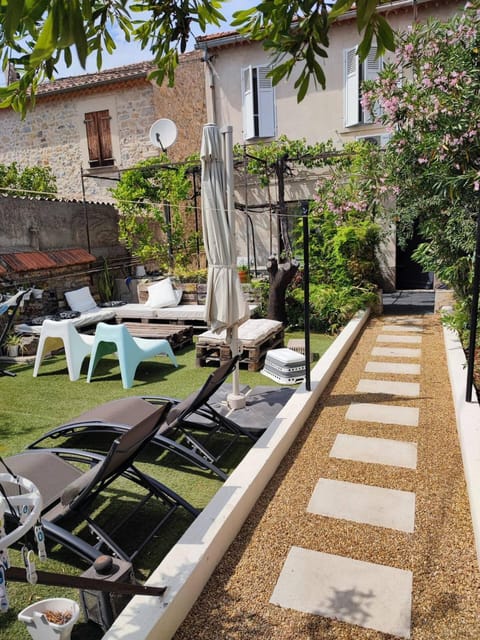 Garden, sunbed