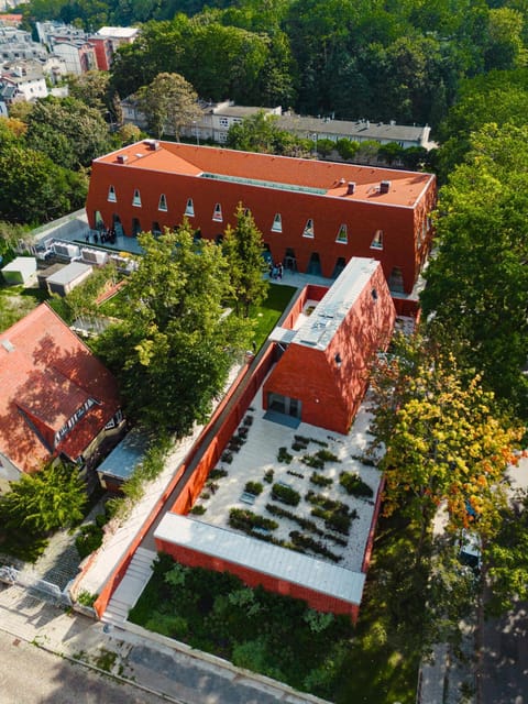 Property building, Day, Bird's eye view, Location