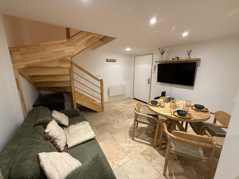 TV and multimedia, Dining area