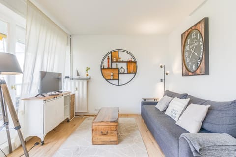 TV and multimedia, Living room, Decorative detail