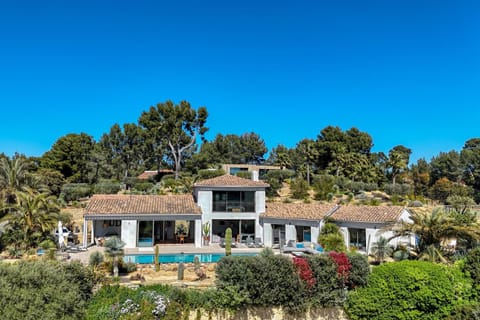 Property building, Day, Natural landscape, Garden, Garden view, Pool view