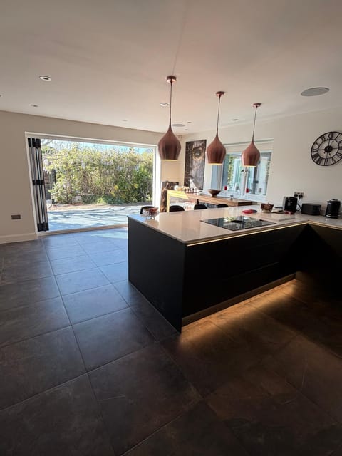 Patio, Dining area, kitchen