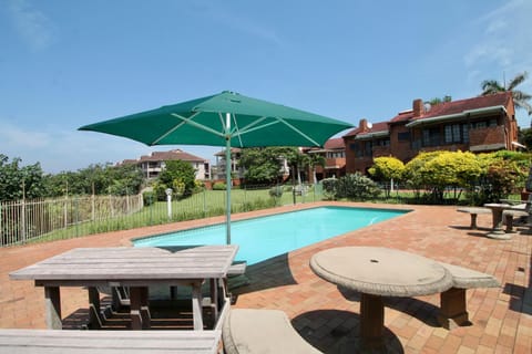 Property building, Garden, Garden view, Pool view, Swimming pool