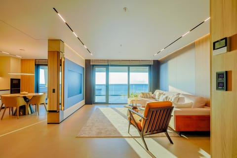Living room, Sea view