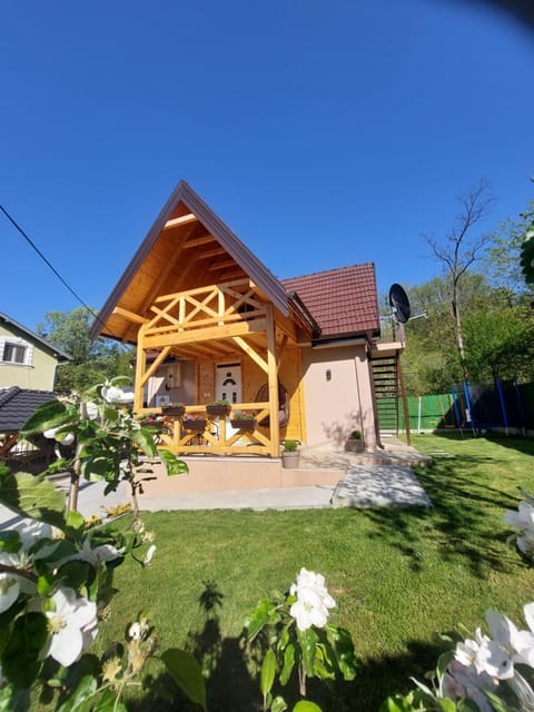 Property building, Balcony/Terrace, Garden view