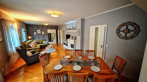 Living room, Seating area, Dining area