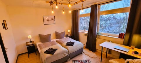 Bed, TV and multimedia, Seating area, Bedroom, wardrobe
