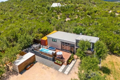 Property building, Patio, Natural landscape, Bird's eye view, Swimming pool, sunbed