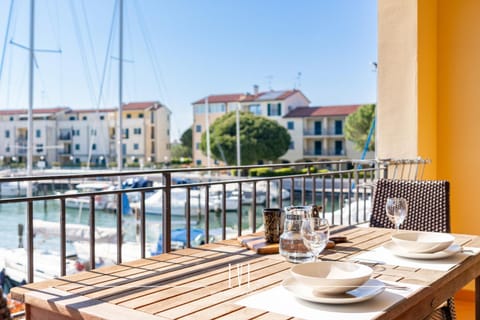 Natural landscape, Balcony/Terrace, River view