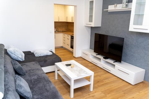 Communal lounge/ TV room, TV and multimedia, Living room