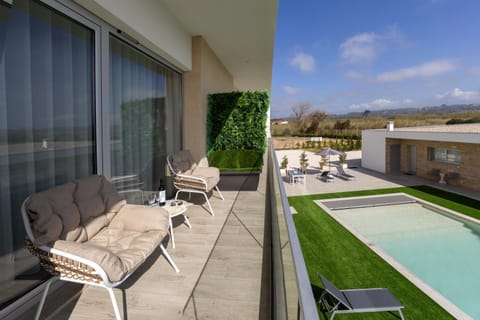 Garden, Balcony/Terrace, Swimming pool